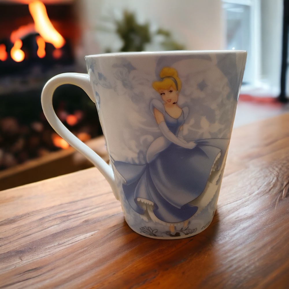 Disney ~ Cinderella Mug - Picture 6 of 8